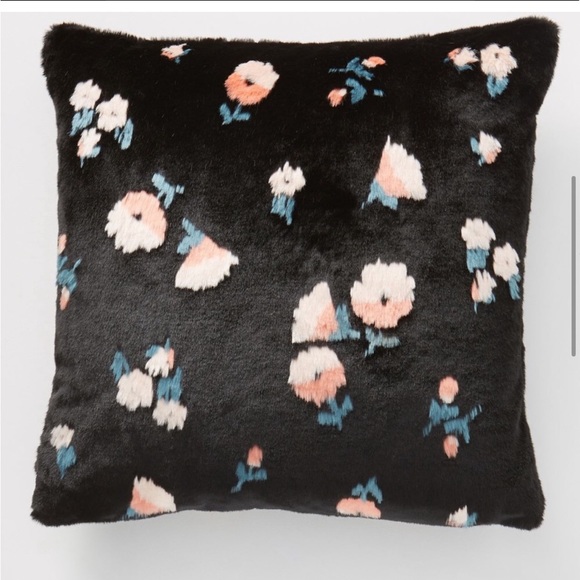 SALE✅ Anthropologie Set (Plush Blanket and Pillow ) - Picture 4 of 4